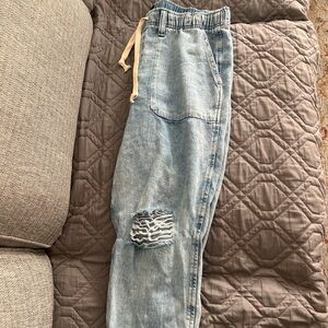 GAP Light Blue Distressed Ankle Jeans